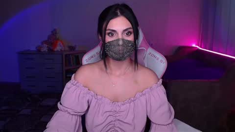 Snapshot of ashley__cooper__ chatting on February 2025 08:38:01 AM   Yasmina   online show from February 2025 08:38:01 AM