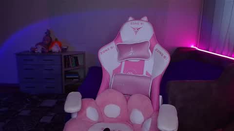 Snapshot of ashley__cooper__ chatting on February 2025 05:44:02 AM   Yasmina   online show from February 2025 05:44:02 AM