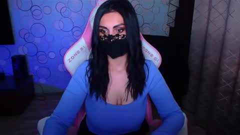   Yasmina   online show from November 2025 05:28:02 AM