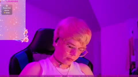 Snapshot of ashley_angel_love chatting on September 2025 05:09:02 AM Angel Ashley Love  online show from September 2025 05:09:02 AM