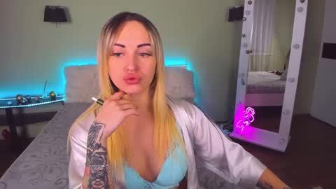 Snapshot of ashley_crashly chatting on January 2025 09:34:01 AM Alina online show from January 2025 09:34:01 AM