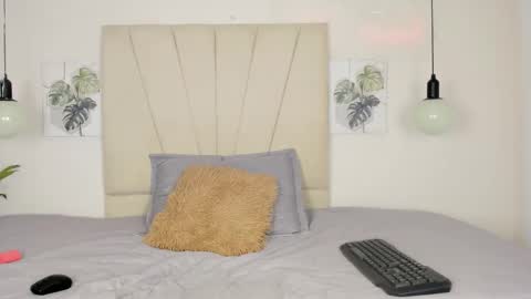 Ashley  online show from February 2026 01:37:02 PM