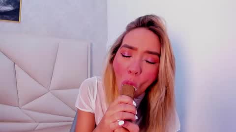 Snapshot of ashley_miller26 chatting on March 2025 11:33:01 AM ashley_miller26 online show from March 2025 11:33:01 AM