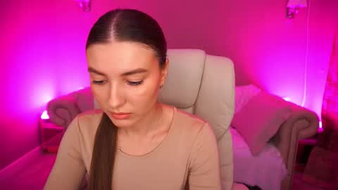 ashleybaee online show from October 2025 06:50:02 AM