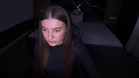 ashleybaee online show from November 2025 01:43:01 PM