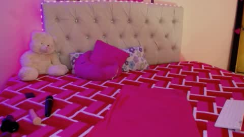 Ashlei Evanz online show from December 2024 03:44:02 PM