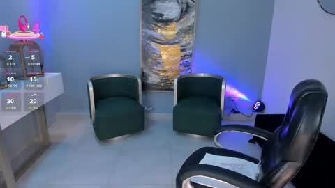 Ashley Jhonson  online show from November 2025 08:20:01 PM