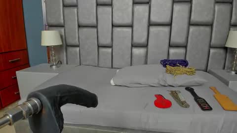 ASHLEY  My schedule 600 - 1400 GMT -5 online show from October 2025 11:21:02 AM