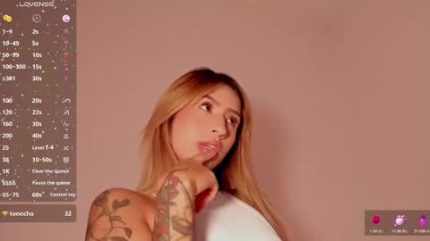 dahiana online show from November 2025 03:45:02 PM