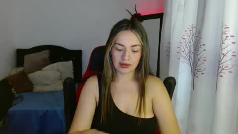 Snapshot of ashleyt1998 chatting on May 2026 02:58:01 PM ASHLEY online show from May 2026 02:58:01 PM