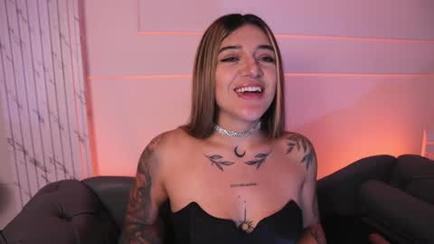 Ashley Lauren online show from February 2025 02:22:02 PM