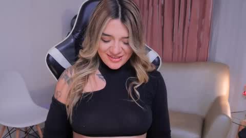 Ashley Lauren online show from October 2025 04:09:02 AM