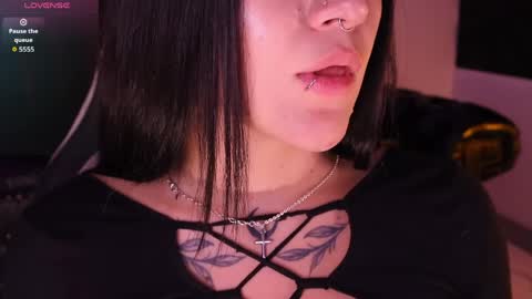 Ashley Lauren online show from April 2026 09:39:33 PM