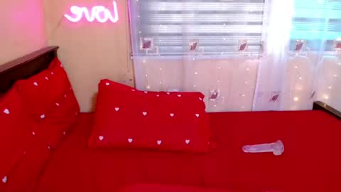 Snapshot of ashleyxxxversahuge chatting on May 2026 01:57:16 AM AshleyNicole online show from May 2026 01:57:16 AM