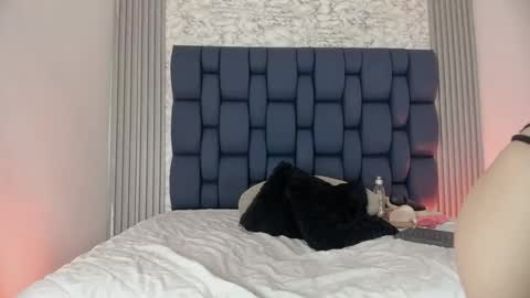 ashlybenison online show from April 2026 05:33:01 AM