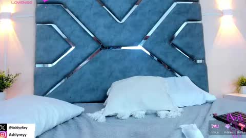 Ashly  online show from February 2025 10:51:01 PM