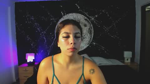 Asia and Zoe online show from September 2025 11:48:01 AM