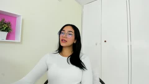 Camila online show from January 2025 01:05:01 PM