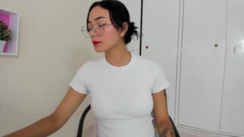 Camila online show from February 2025 01:22:01 PM