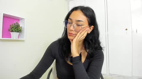 Camila online show from February 2025 01:00:02 PM