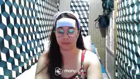 Trixie online show from March 2026 01:18:01 PM