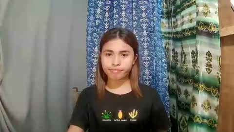 Sofia online show from December 2025 06:52:01 AM