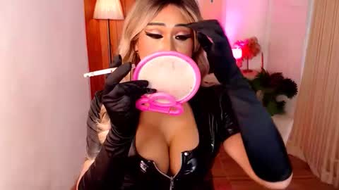 nicole online show from October 2025 11:41:02 AM