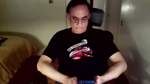 Snapshot of asianmixedman chatting on March 2025 10:43:01 PM Asian Mixed Man online show from March 2025 10:43:01 PM