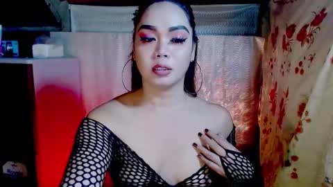 Sofhia online show from October 2025 05:15:02 PM