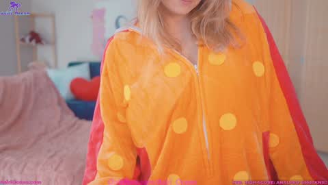 Asiri   pronounced Ah-siri Please no nicknames   3 online show from February 2026 05:35:01 PM