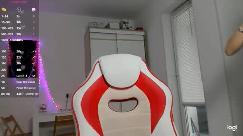 Snapshot of askcaroline chatting on March 2026 01:15:01 PM Caroline online show from March 2026 01:15:01 PM