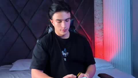 Aslan  online show from October 2025 10:32:02 PM