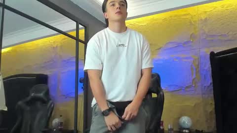 Snapshot of aslanfox_ chatting on January 2026 01:31:02 AM Aslan online show from January 2026 01:31:02 AM