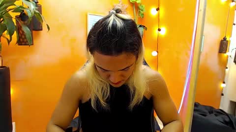 Snapshot of aslyhernandez chatting on January 2025 05:37:02 PM ASLY online show from January 2025 05:37:02 PM