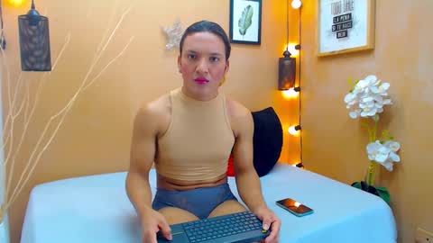 Snapshot of aslyhernandez chatting on September 2025 11:58:01 AM ASLY online show from September 2025 11:58:01 AM