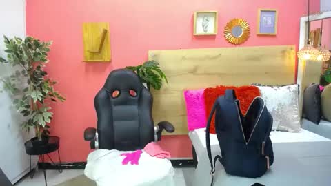 Snapshot of aslyhernandez chatting on May 2026 09:59:02 AM ASLY online show from May 2026 09:59:02 AM