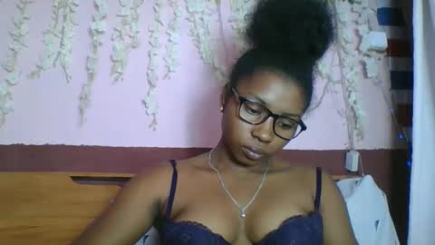 asmiraa online show from May 2026 06:09:01 PM