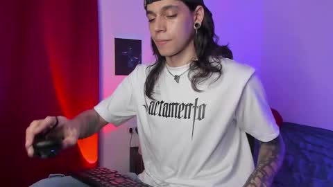 asmodeuszz online show from December 2024 09:37:02 PM