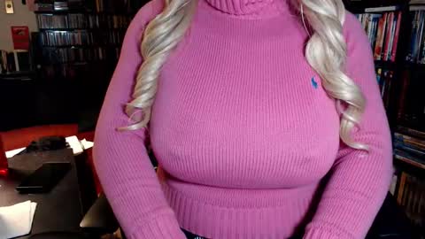 Aspen Vale online show from December 2025 10:14:01 PM