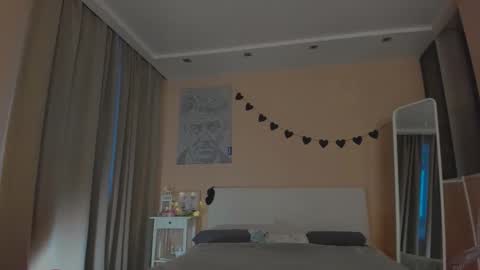 Sasha online show from November 2025 06:02:02 AM