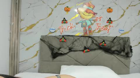 Asshley online show from November 2025 12:05:02 PM