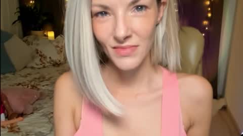 Snapshot of asteris_stella chatting on September 2025 09:15:02 PM Asteris online show from September 2025 09:15:02 PM