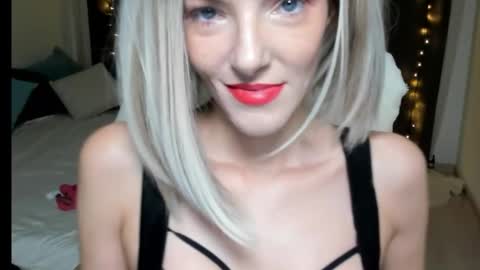 Snapshot of asteris_stella chatting on October 2025 09:49:02 PM Asteris online show from October 2025 09:49:02 PM