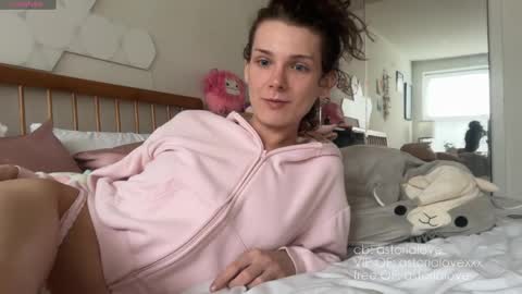 AstoriaLove online show from April 2026 06:05:02 PM