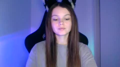 astradream_ online show from September 2025 05:18:01 PM