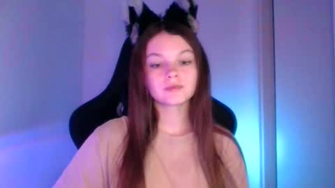 astradream_ online show from September 2025 05:18:02 PM