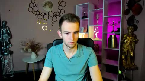 astren online show from December 2025 08:16:02 PM