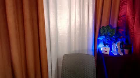 Snapshot of astrid_khalifa chatting on February 2025 02:53:01 AM Astrid online show from February 2025 02:53:01 AM