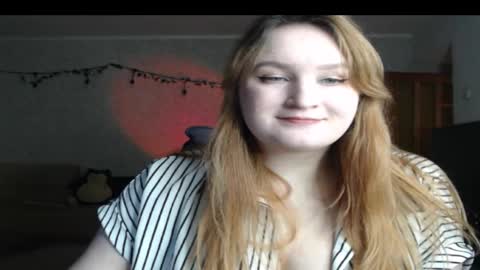 Snapshot of asya4u chatting on November 2025 11:18:02 PM Asya online show from November 2025 11:18:02 PM