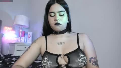 Athena online show from September 2025 07:39:02 PM